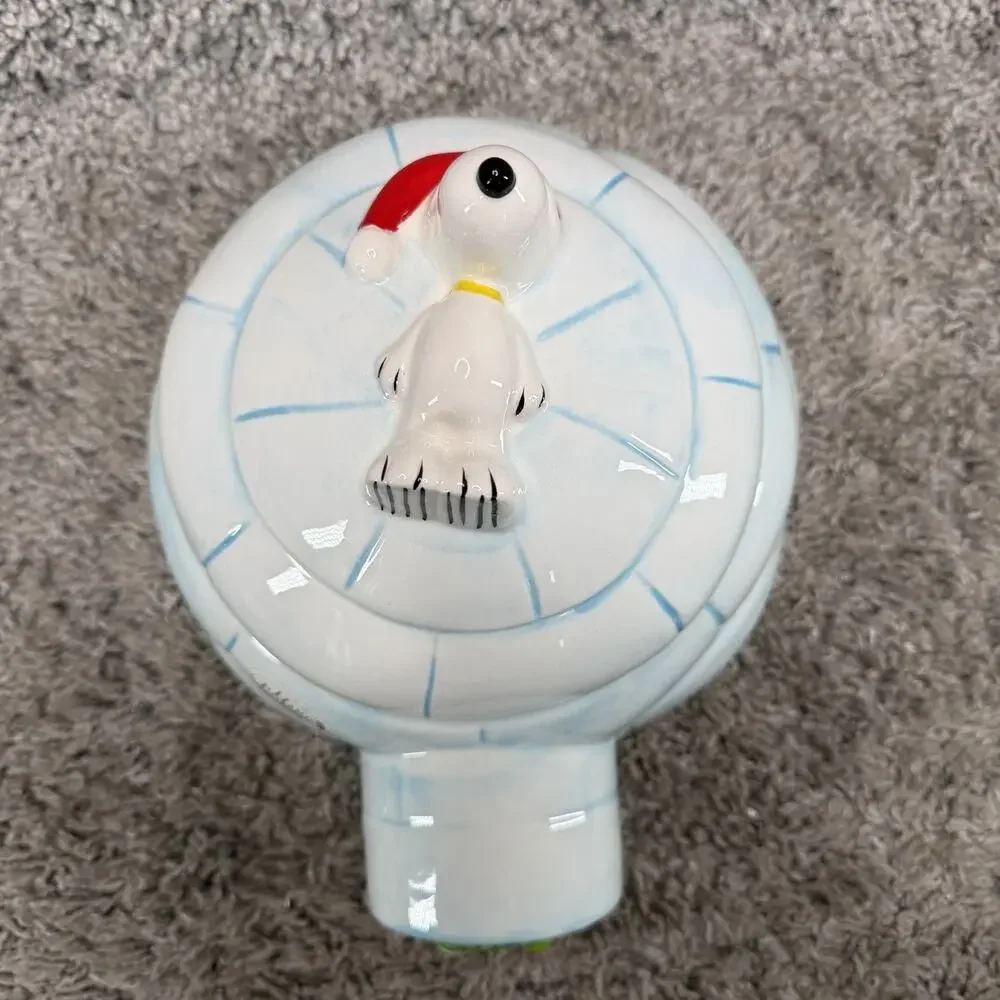 Peanuts Snoopy Igloo Figural Hand Painted Ceramic Cookie Jar Christmas New Box